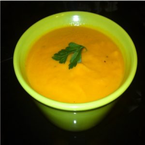 zupa z marchwi, zupa marchewkowa, marchewkowa zupa krem, krem z marchwi, marchew z imbirem, wegetariańska zupa marchewkowa, jak zrobić zupę z marchwi, przepis na zupę marchewskową