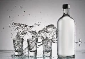 w&oacute;dka zastosowania, w&oacute;dka na b&oacute;l ucha, w&oacute;dka na bolące stawy, w&oacute;dka i noże, w&oacute;dka na muszki owocowe, w&oacute;dka a zapach st&oacute;p, w&oacute;dka a oprszczka
