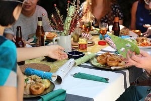 impreza w domu, jak przygotować dom&oacute;wkę, dom&oacute;wka jak zrobić, jak zrobić imprezę w domu, organizacja dom&oacute;wki