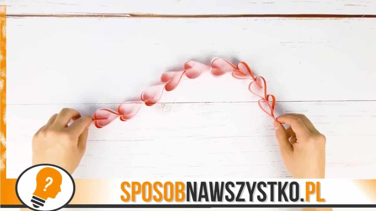 Jak zrobić papierowy łańcuch z serc?